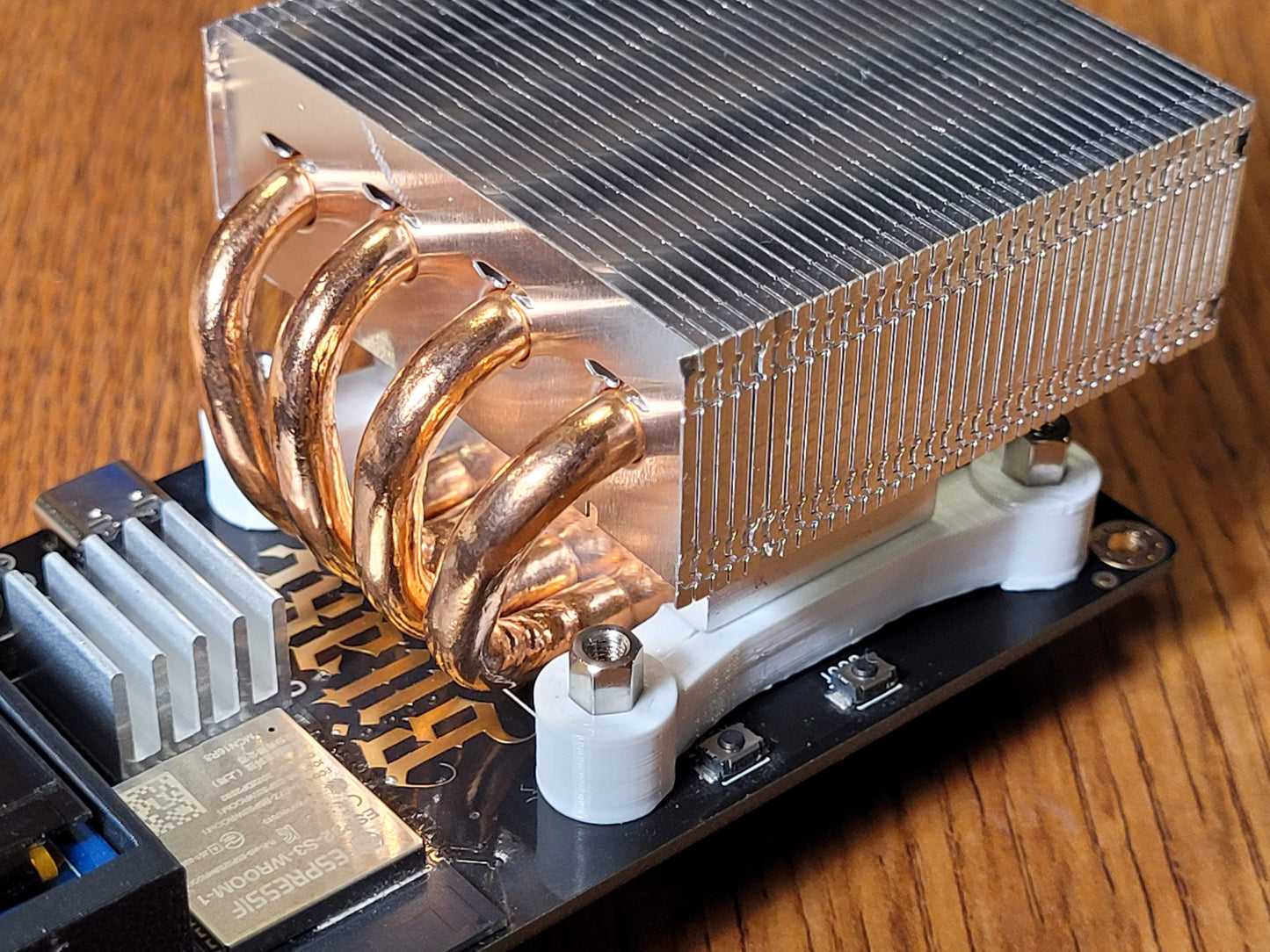 52pi Low-Profile Plus Heatsink Kit with Mounts and Copper Shim